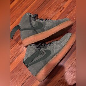 Nike Air Force 1, green, Men’s 7.5, women’s 9.5. Great condition